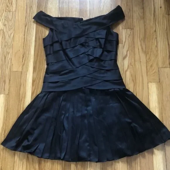 Ted Baker London ‘Erta’ black satin mini dress (TB size 3/US size 6/8) EUC - Picture 5 of 7